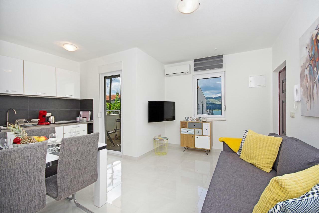 Irma Trogir Apartment ภายนอก รูปภาพ