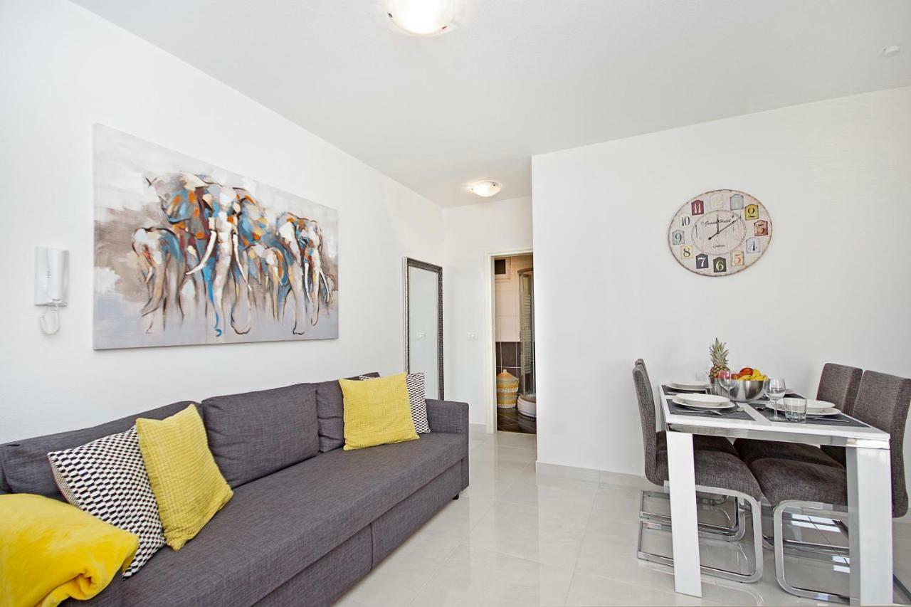 Irma Trogir Apartment ภายนอก รูปภาพ